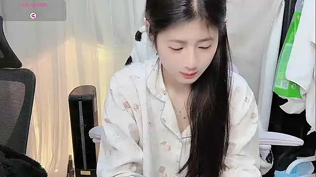 Yvonne-07 online show from January 2026 09:29:01 PM