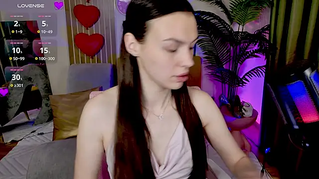 MaxinCarroll online show from May 2026 10:00:01 AM
