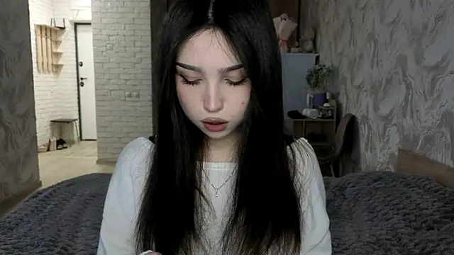 Qwami Amie online show from June 2026 07:11:01 AM