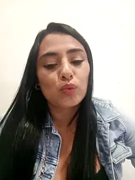 Snapshot of sara_nina chatting on December 2025 12:40:02 AM sara nina online show from December 2025 12:40:02 AM