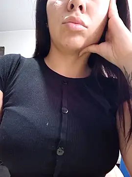 emmacurvyhot online show from February 2026 04:36:02 PM