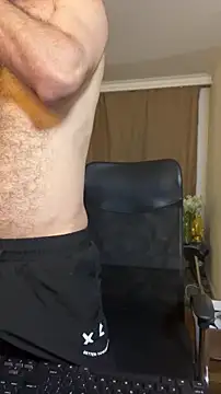 Snapshot of _YOURHERO chatting on January 2026 11:32:02 PM YOURHERO online show from January 2026 11:32:02 PM