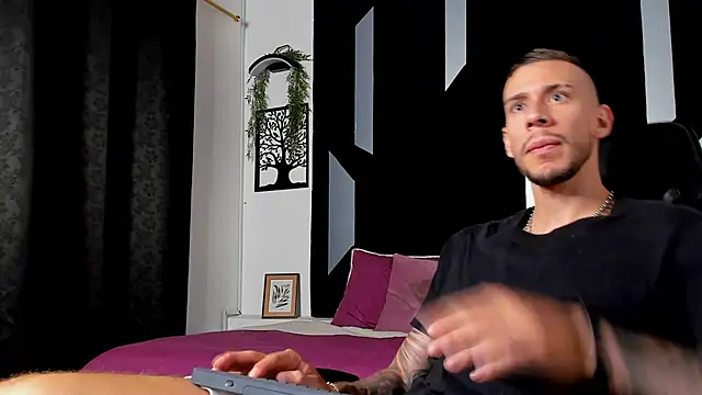 J king   online show from May 2026 01:38:02 PM