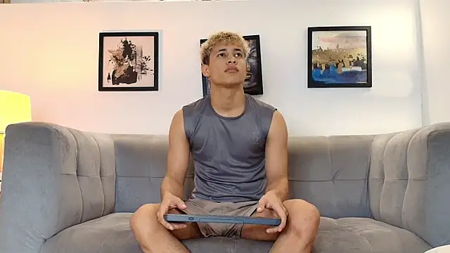 YOUNG GUYS1 online show from April 2026 07:22:01 AM