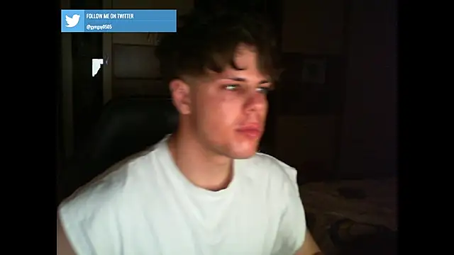 GymGuy0505 online show from December 2025 11:56:01 PM