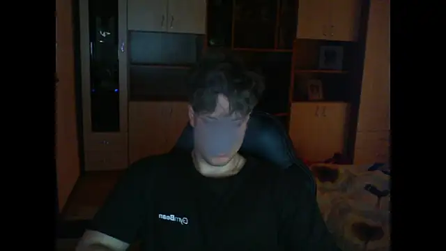 GymGuy0505 online show from April 2026 07:34:01 AM