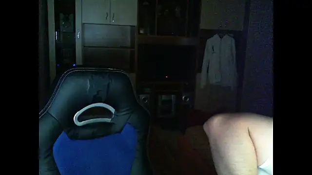GymGuy0505 online show from May 2026 09:42:02 PM