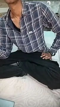 Snapshot of xoupleaura chatting on December 2025 05:31:02 PM xoupleaura online show from December 2025 05:31:02 PM