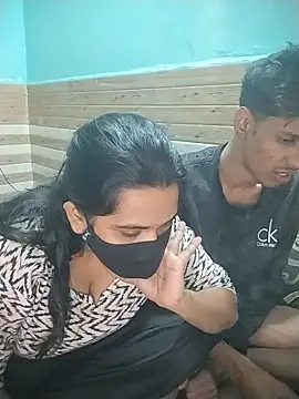 Snapshot of xoupleaura chatting on January 2026 06:32:02 PM xoupleaura online show from January 2026 06:32:02 PM