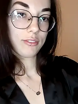 EmmaJacson online show from December 2025 04:24:01 PM