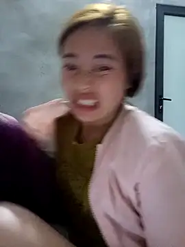 Snapshot of little-effy chatting on December 2025 05:17:01 PM little-effy online show from December 2025 05:17:01 PM