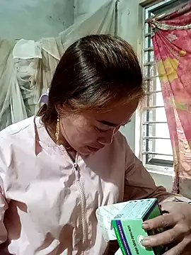 Snapshot of little-effy chatting on February 2026 06:17:01 AM little-effy online show from February 2026 06:17:01 AM