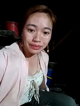 Snapshot of little-effy chatting on February 2026 08:07:02 AM little-effy online show from February 2026 08:07:02 AM