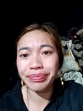 Snapshot of little-effy chatting on February 2026 01:07:02 PM little-effy online show from February 2026 01:07:02 PM