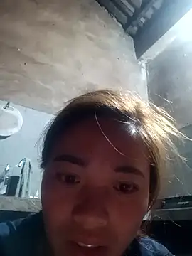 Snapshot of little-effy chatting on March 2026 10:27:02 PM little-effy online show from March 2026 10:27:02 PM