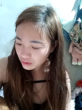 Snapshot of little-effy chatting on March 2026 07:50:02 PM little-effy online show from March 2026 07:50:02 PM