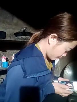 Snapshot of little-effy chatting on March 2026 12:17:01 AM little-effy online show from March 2026 12:17:01 AM