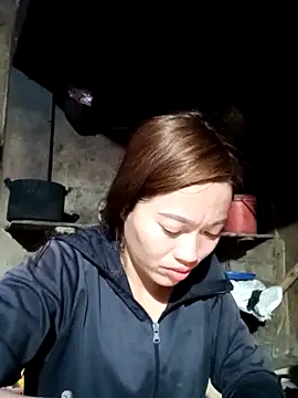 Snapshot of little-effy chatting on March 2026 12:47:01 AM little-effy online show from March 2026 12:47:01 AM