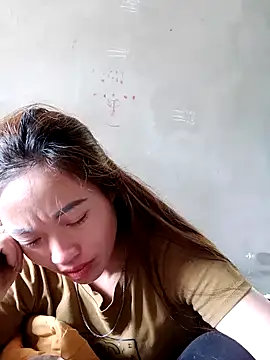 little-effy online show from April 2026 05:52:01 AM