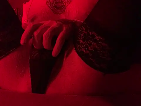 slightlycuriouss online show from May 2026 02:17:02 AM
