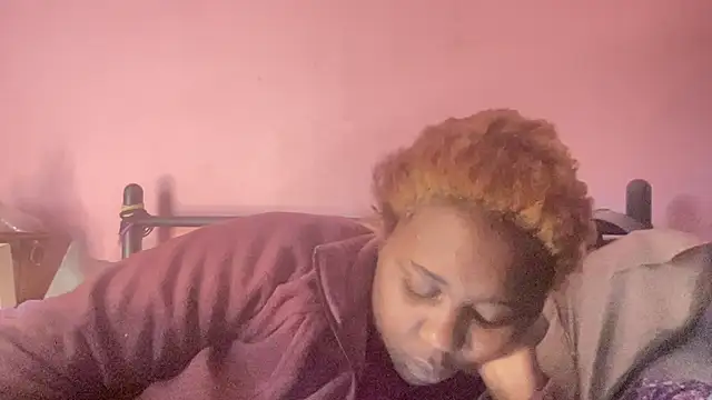 queenalliyahalecia online show from December 2025 02:33:01 PM