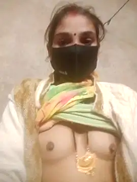 Laxmi9090 online show from February 2026 02:11:02 PM