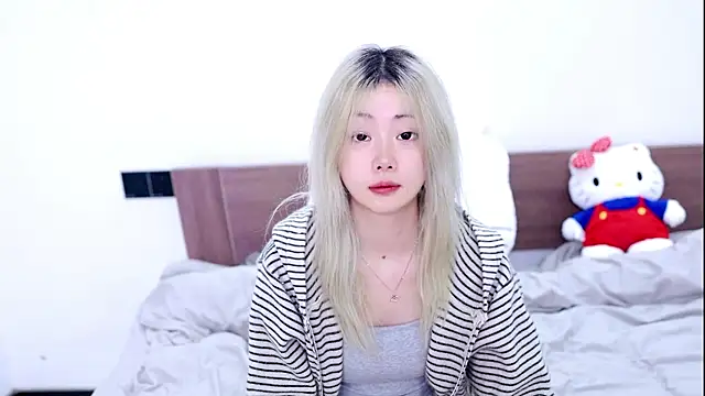 dali83 online show from December 2025 03:30:01 PM