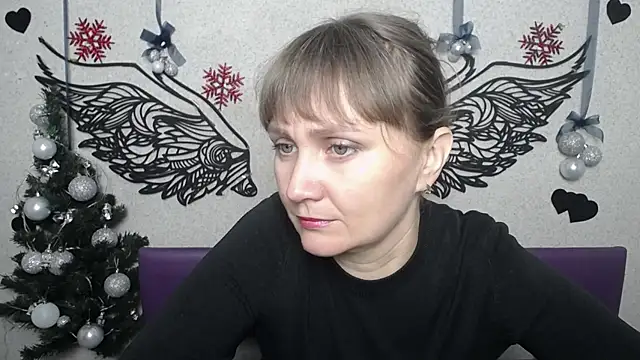 Snapshot of KellyClar chatting on December 2025 06:07:02 AM KellyClar online show from December 2025 06:07:02 AM