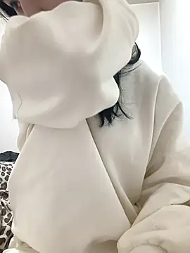 tenifer online show from February 2026 06:01:02 PM