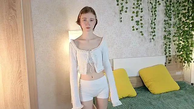 Snapshot of ViollaBloom chatting on December 2025 01:43:02 AM ViollaBloom online show from December 2025 01:43:02 AM