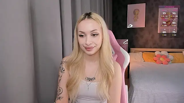 Snapshot of LanaMiracle chatting on March 2026 05:08:02 AM LanaMiracle online show from March 2026 05:08:02 AM