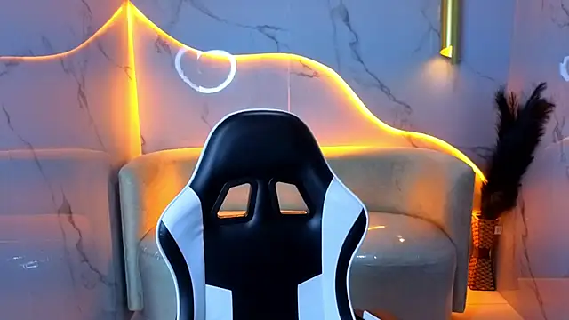 Sofi Adams Tx online show from February 2026 08:03:02 PM