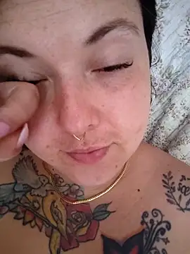 Divine Pouvoir online show from February 2026 07:52:01 PM