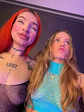 Snapshot of Railey_And_Megan chatting on December 2025 04:02:01 PM Railey And Megan online show from December 2025 04:02:01 PM