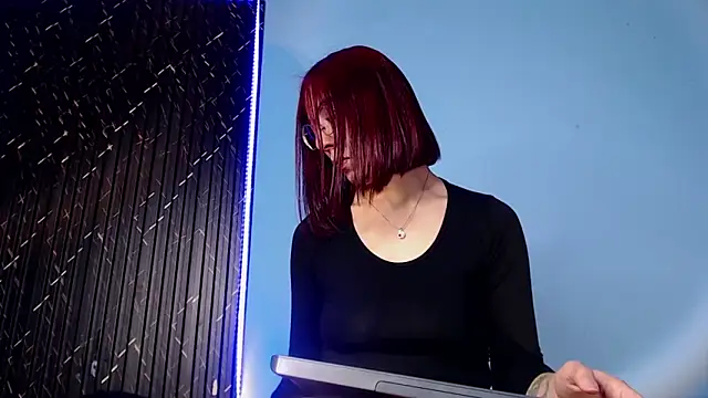 Snapshot of Moolly_Evanz chatting on February 2026 04:30:01 PM Moolly Evanz online show from February 2026 04:30:01 PM