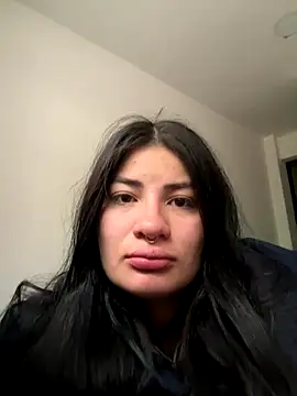 Lunaclarx online show from December 2025 12:10:01 PM