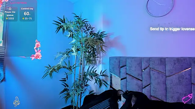 Lunaclarx online show from February 2026 12:22:02 PM