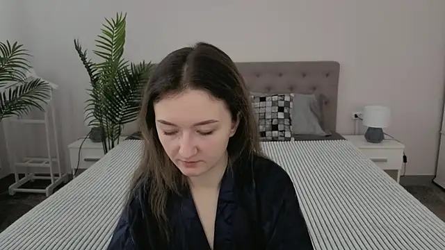 CyrenaLuxe online show from March 2026 06:41:01 AM