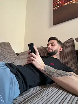 Juliann69Ramiro online show from January 2026 02:11:01 PM