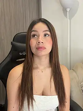 Tamaraserra online show from May 2026 04:12:01 PM