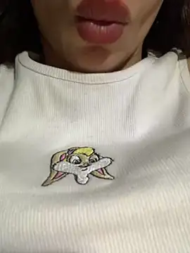yasmina2020 online show from May 2026 11:54:01 PM