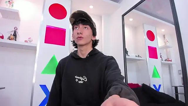 Snapshot of Cody_Bloom chatting on December 2025 04:07:02 AM Cody Bloom online show from December 2025 04:07:02 AM