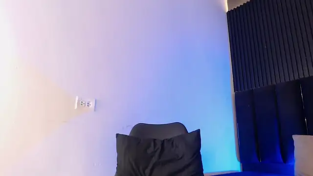 SmoothAlpha  online show from February 2026 02:36:01 PM