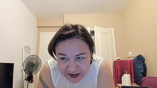 tantriquegirl06 online show from June 2026 07:38:02 PM