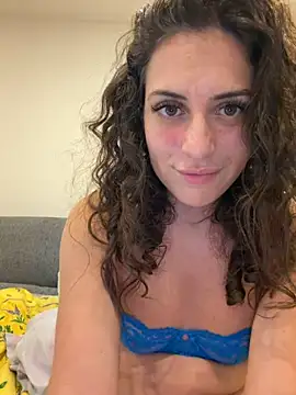 CoquineCharmeuse online show from April 2026 08:57:02 PM