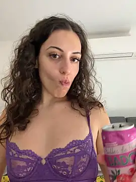 CoquineCharmeuse online show from May 2026 01:06:01 PM