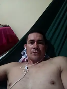 Snapshot of Juven1632 chatting on April 2026 01:03:01 AM Juven1632 online show from April 2026 01:03:01 AM