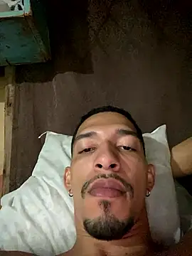 Snapshot of rocchw chatting on January 2026 04:42:01 PM rocchw online show from January 2026 04:42:01 PM