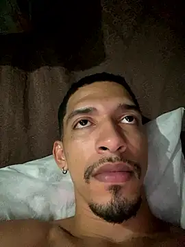 Snapshot of rocchw chatting on January 2026 02:39:01 AM rocchw online show from January 2026 02:39:01 AM