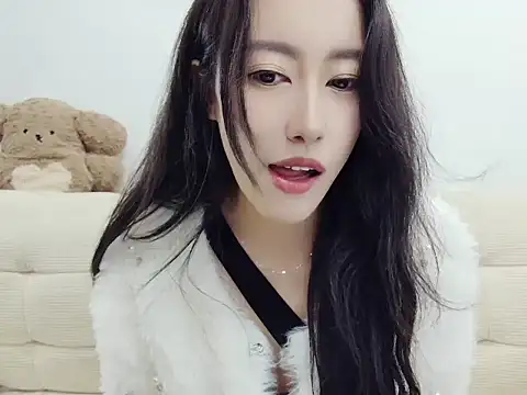 Snapshot of TXMIT chatting on January 2026 11:23:02 AM TXMIT online show from January 2026 11:23:02 AM